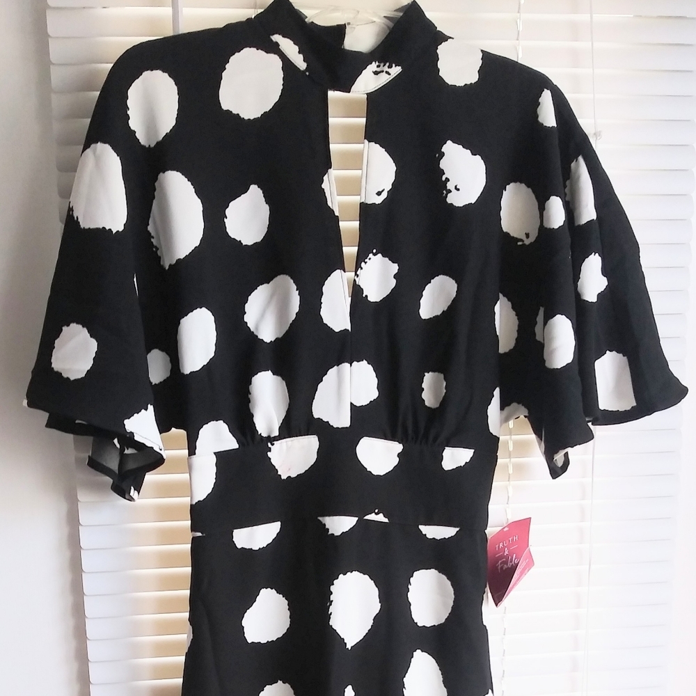 Maxi dress black w/white polka dots small